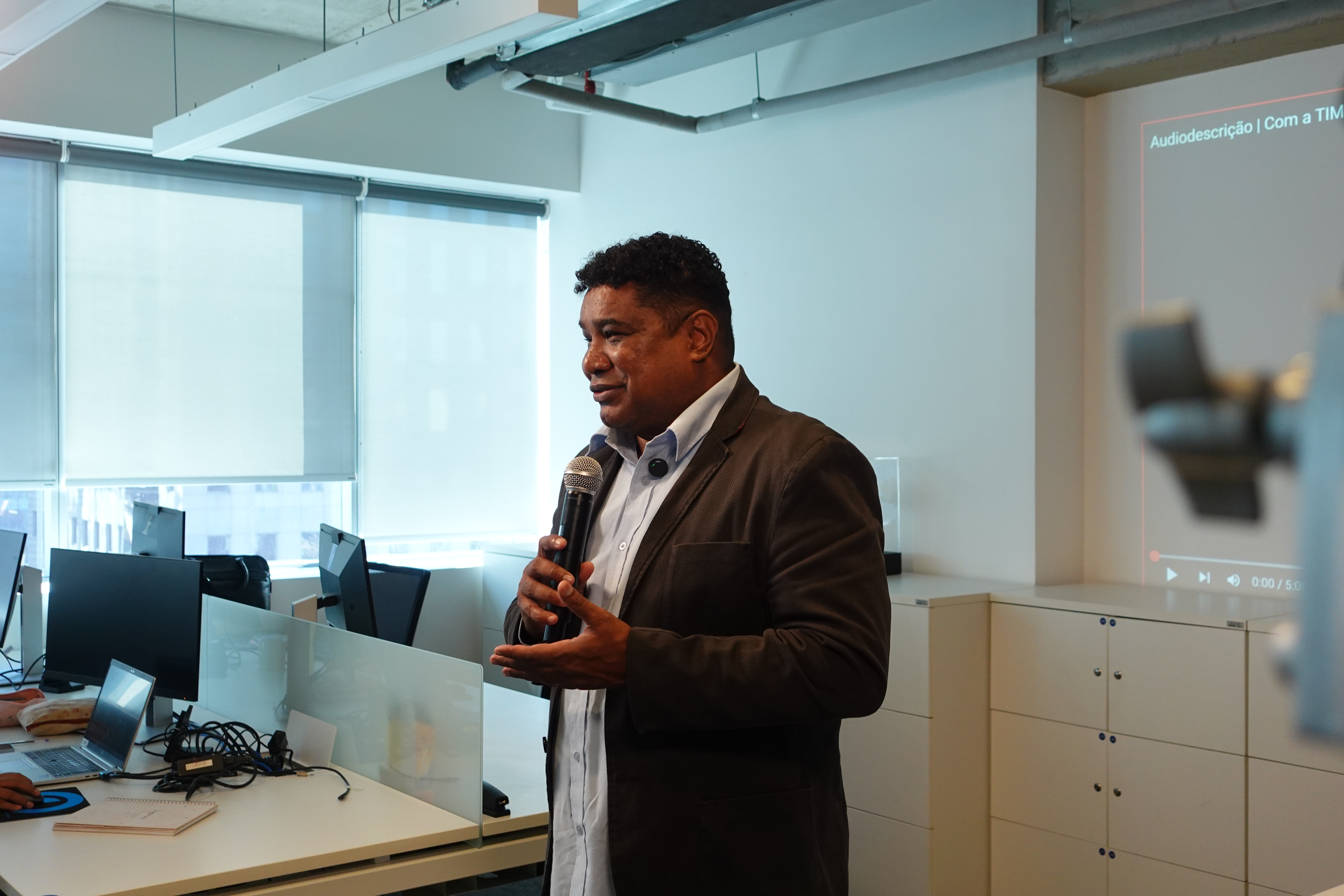 Town Hall UCB — entrevista ao vivo